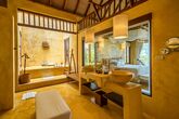 High Season Pool Villa & Spa - Beachfront Suite Pool Villa Badezimmer