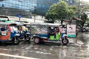 Bangkok Family Discovery Tour - Tuk Tuk Fahrt