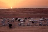 Desert Nights Resort - Blick auf das Camp von der Düne