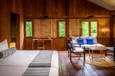 Farmhouse Resort & Spa by Smiling Gecko - Deluxe Khmer Bungalow Schlafzimmer