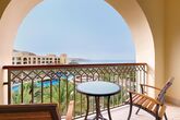 Doubletree by Hilton Muscat Al Waha - One Bedroom Suite Balkon