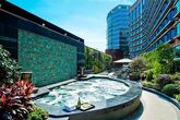Royal Plaza Hotel Hong Kong Jacuzzi am Poolbereich