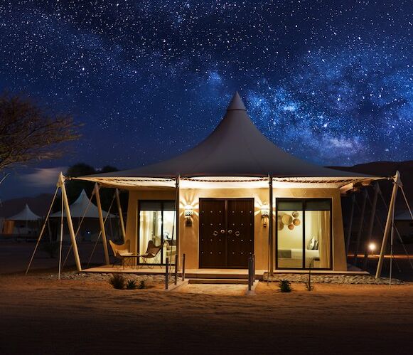 Desert Nights Resort - Premier Villa bei Nacht