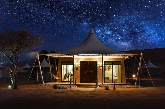 Desert Nights Resort - Premier Villa bei Nacht