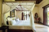 Taman Sari Bali Resort & Spa - Two Bedroom Pool Villa Kinderschlafzimmer