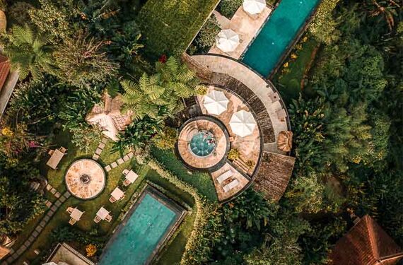 Munduk Moding Plantation Nature Resort & Spa - Luftaufnahme Poolbereich