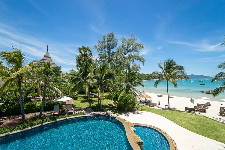 Royal Muang Samui Villas - Strand- und Poolbereich