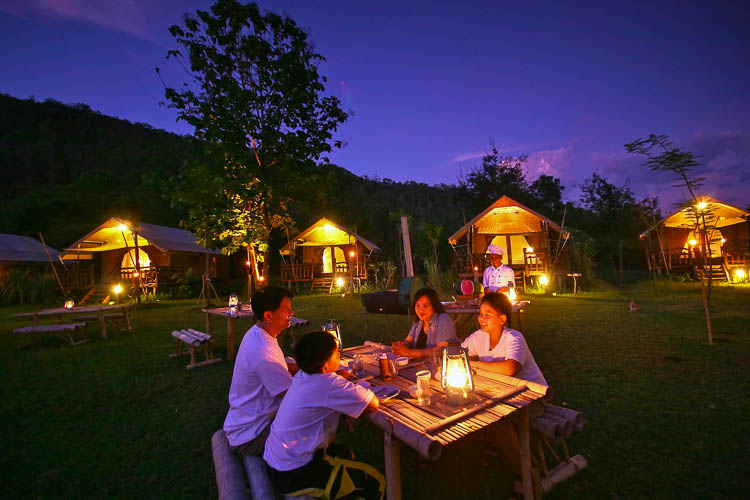 Hintok River Camp BBQ und Lagerfeuer